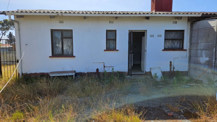 2 Bedroom Property for Sale in Silvertown Western Cape